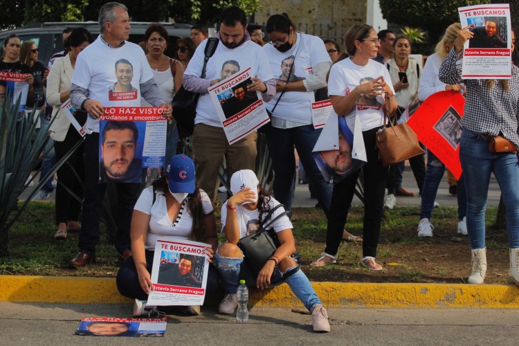 Frente A Casa Jalisco Exigen Aparici N Con Vida De Dos Hombres Ntr