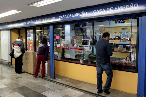 Casas de empeño, salvación costosa | NTR Guadalajara