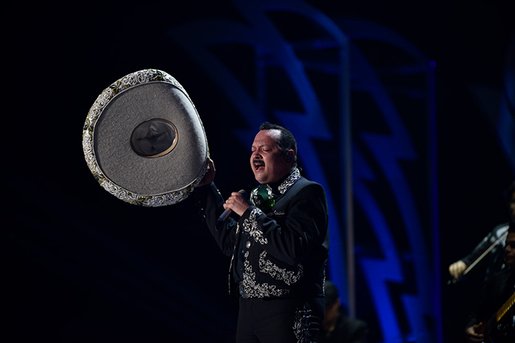 Pepe Aguilar estará en los Premios Lo Nuestro NTR Guadalajara