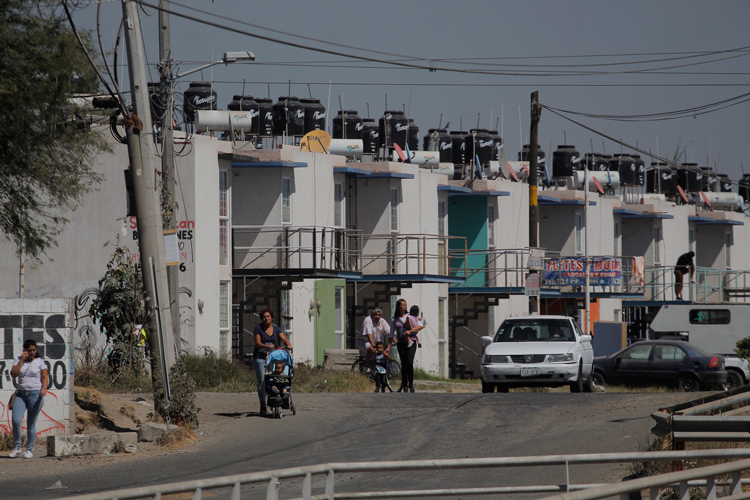 SIN GENTE. El fraccionamiento resalta por sus miles de casas abandonadas. (Foto: Grisel Pajarito)