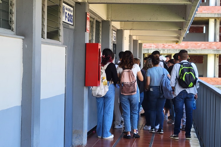 RELEVO. El CUGDL más nuevo de la Red Universitaria está en la zona de La Normal, donde antes se ubicaba el Centro Universitario de Ciencias Sociales y Humanidades. (Foto: Michelle Vázquez) 