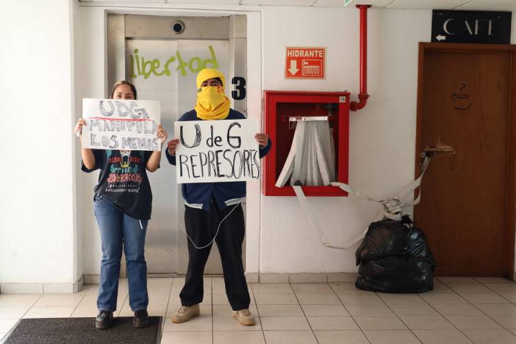 Estudiantes permanecen en instalaciones de CUCSH Belenes