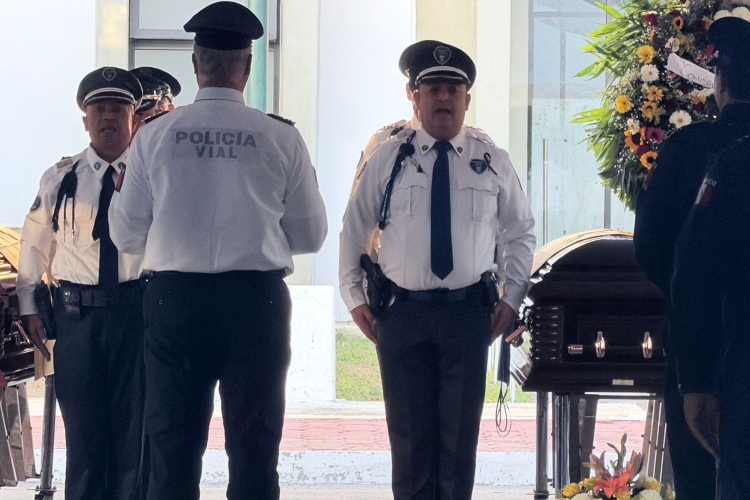 Rinden homenaje a las dos agentes viales asesinadas