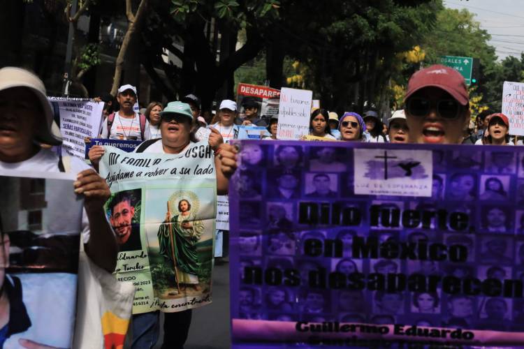 Colectivos marchan en el Día de las Madres para visibilizar crisis de desapariciones