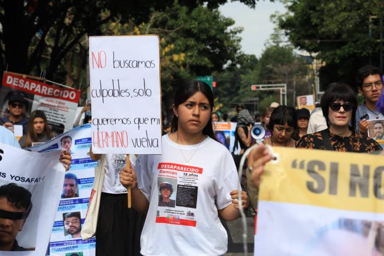 Colectivos marchan en el Día de las Madres para visibilizar crisis de desapariciones
