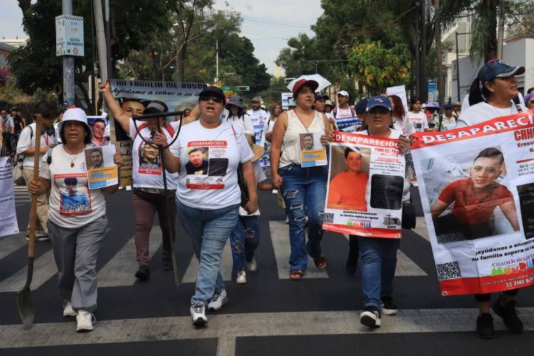 Colectivos marchan en el Día de las Madres para visibilizar crisis de desapariciones